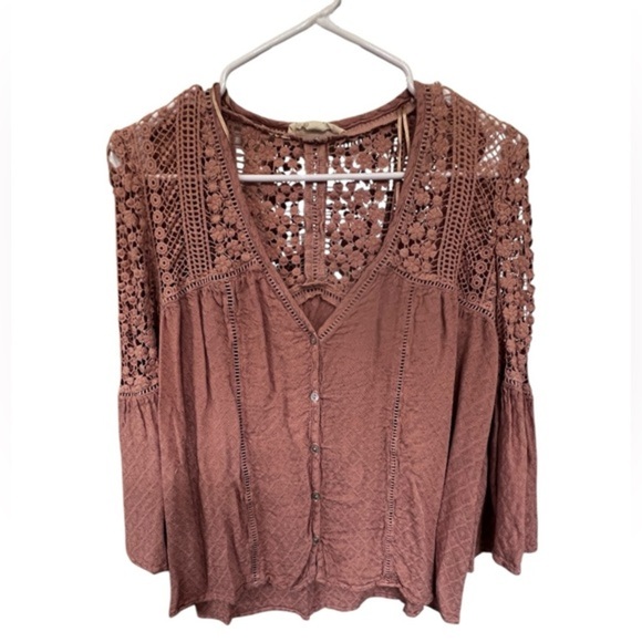 lovestitch Tops - Lovestitch Crochet Lace Pink Top